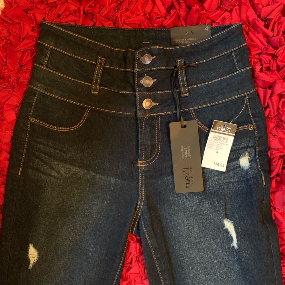 High Rise Ankle Jeans